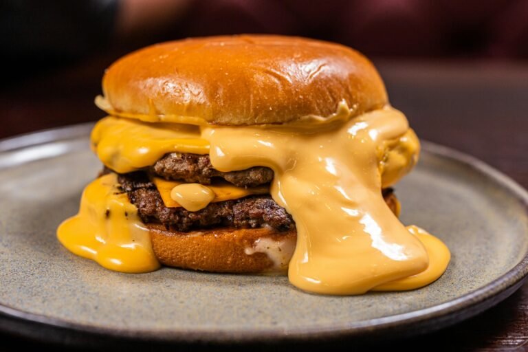 BBQ Bacon Cheeseburger – Smoky & Indulgent
